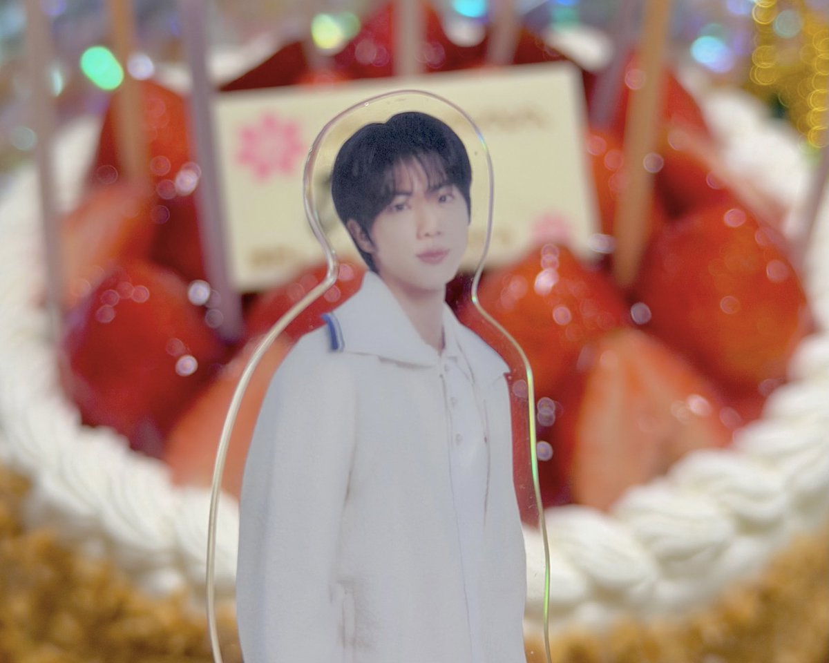 __wwh92's tweet photo. ジンくんおかえり!
私は今日誕生日です、ふふ
朝起きたら長旅から無事に韓国に帰ってきてくれててそれがプレゼントみたいに嬉しかったよ~
おかげさまでいい誕生日だった😊 https://t.co/f4k8miWbcV