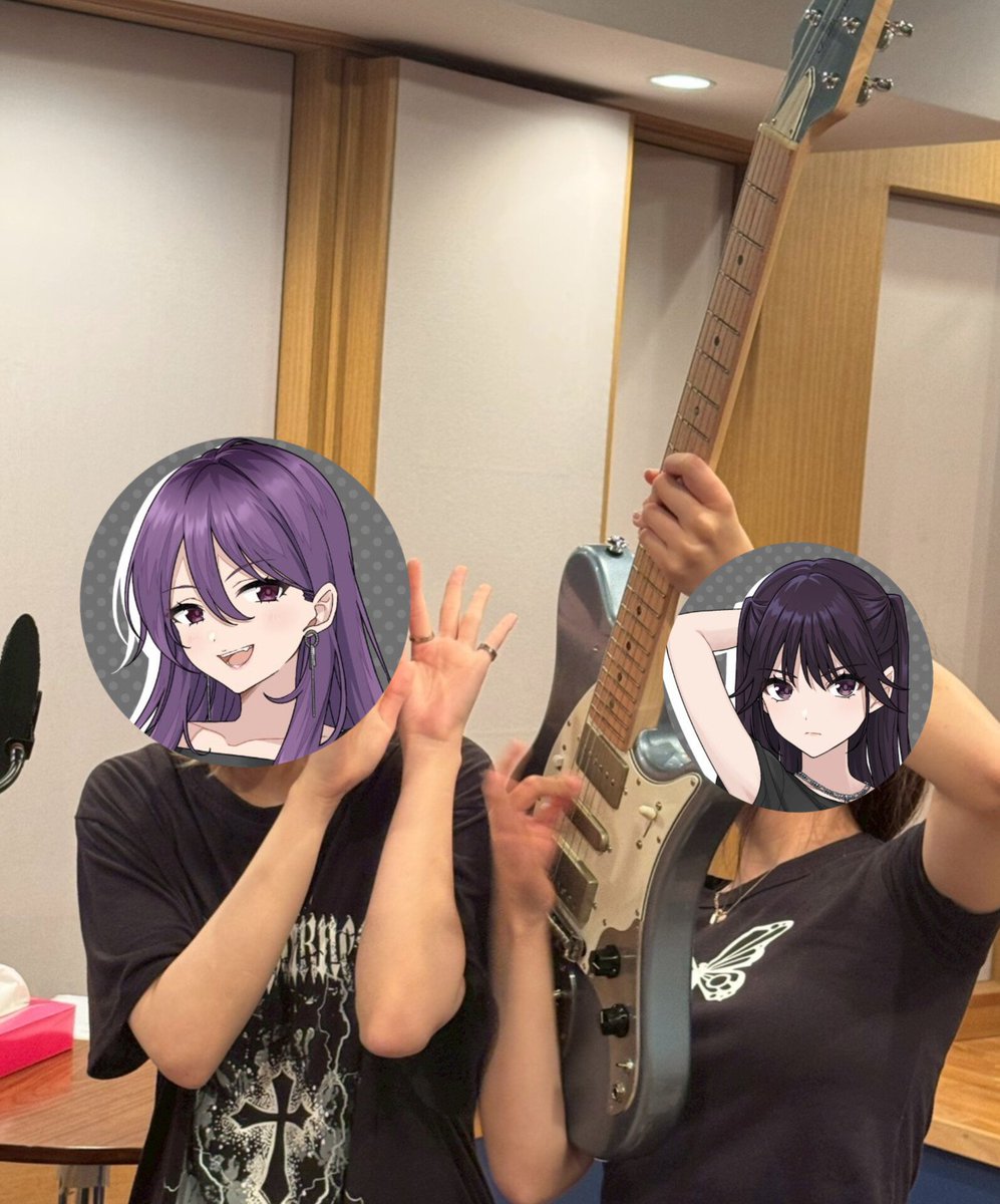 baRupaRupa's tweet photo. このお美しいお二人の間でギタハラ問題が勃発してたのですね。
↑加害者
↓被害者
#エフニナ #ガルクラ #F272 https://t.co/wyck4YSLdA