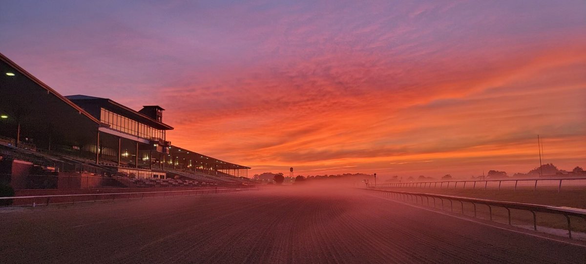 DelParkRacing's tweet photo. Tuesday July 21  -
@DelParkRacing
- Main Track Fast.  Turf Good. 

Significant chance of showers and thunderstorms https://t.co/85Q5dkcCBq