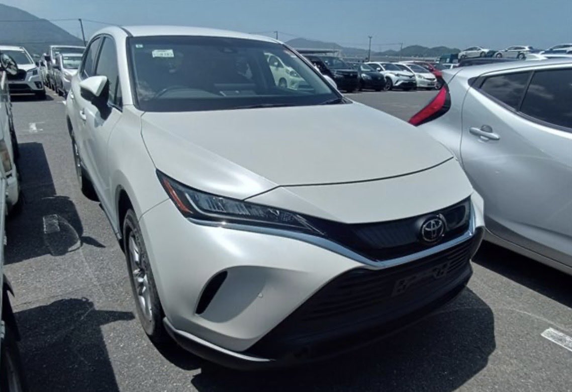 CarImportsUg's tweet photo. 💥2021 TOYOTA HARRIER
 
 ⛽️ 1.980CC Petro | Auto | 4WD
  🇯🇵  Japan Import 
  🛣️ Mileage: 84,000KM

  💰 Total Cost : 105 (Taxes Included)
  💰 Initial Deposit: 32M

   Call/DM For inquiries:
   0774106662💬0704816874
   https://t.co/YeWzdVpiYo
#OneTeam_OneSuccess #NBSUpdates https://t.co/HK8YEDHkwQ