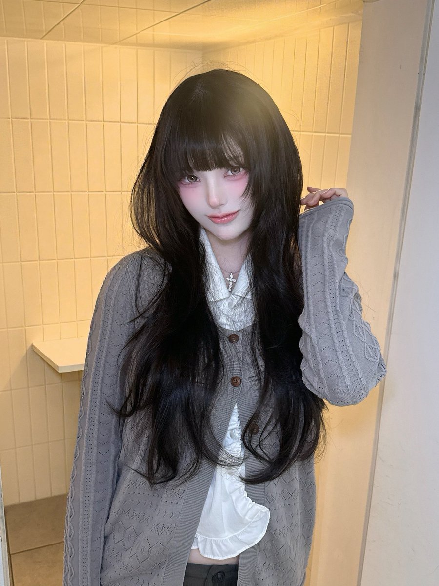 PPOYA_HS's tweet photo. <コスプレ　　　　　　　　　　　日常>
どっちが好き？ https://t.co/1jCcLNqAUg