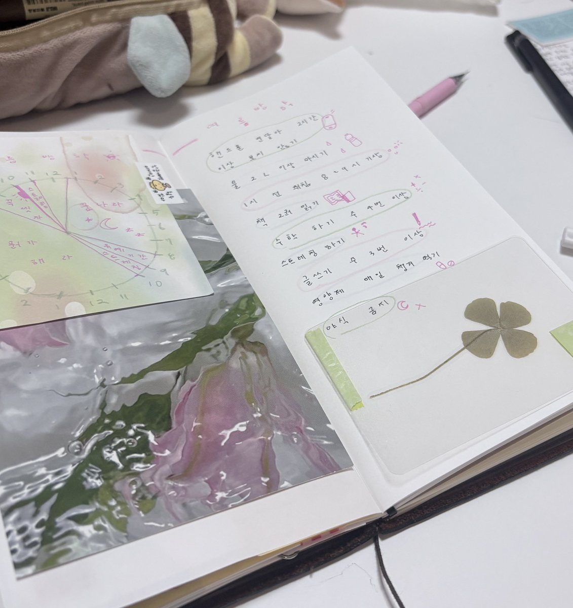 imuli35910's tweet photo. 네잎클로버야행운을도… https://t.co/eFtde2Foyz