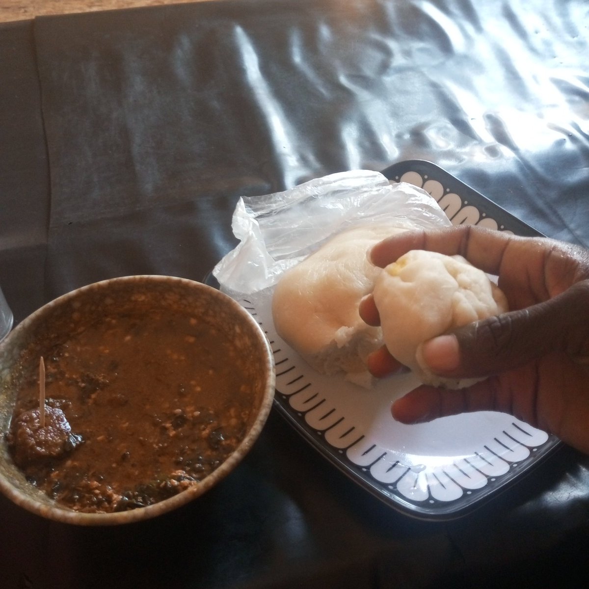 Emmanue42696164's tweet photo. Everything N800 naira.
So I been dey waste money for all those big eateries before.

Mehn all this mamaput are truly underated!!! https://t.co/0qj7BobT6d