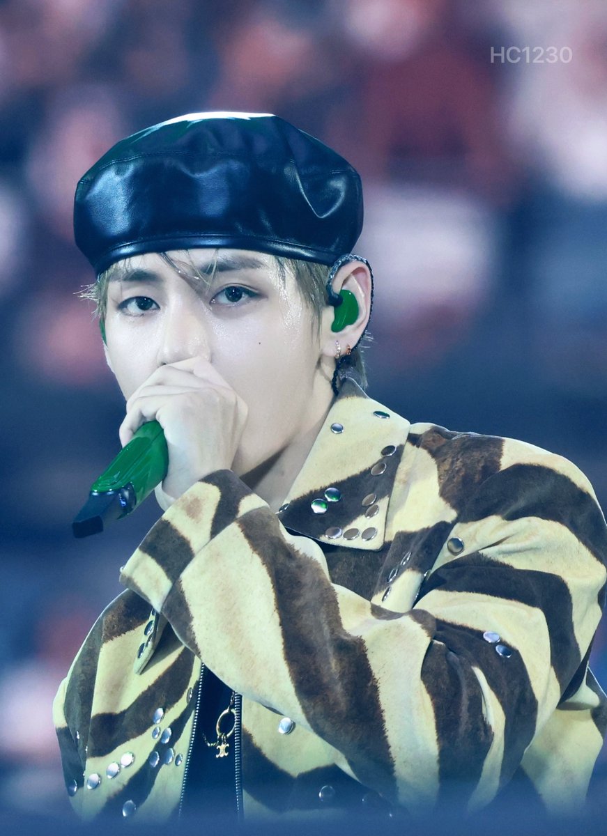 HC1230v's tweet photo. 260718 Paris Day2

#V_WORLDTOUR_ARIRANG_PARIS_D2
#뷔 #태형 #TAEHYUNG 
#방탄소년단 #BTS @BTS_twt https://t.co/qPOemI5WJH