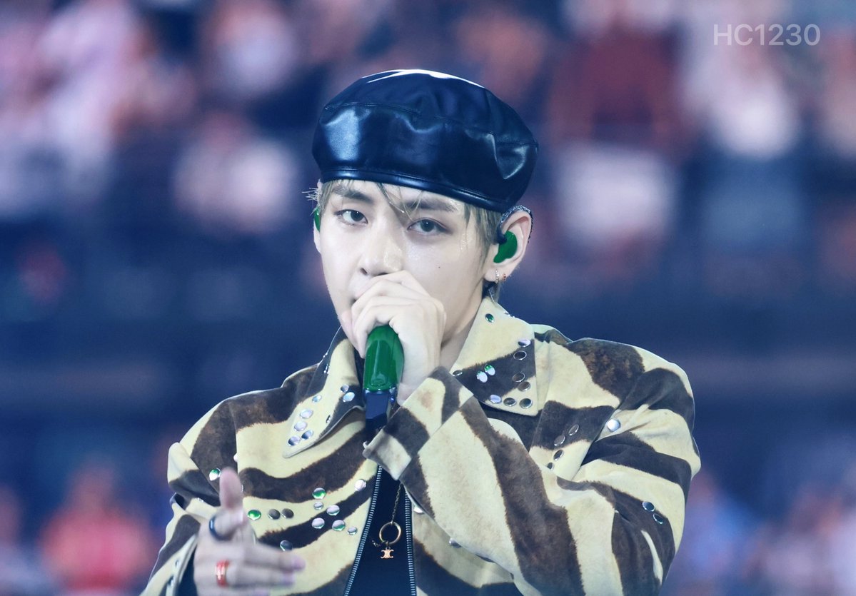 HC1230v's tweet photo. 260718 Paris Day2

#V_WORLDTOUR_ARIRANG_PARIS_D2
#뷔 #태형 #TAEHYUNG 
#방탄소년단 #BTS @BTS_twt https://t.co/qPOemI5WJH