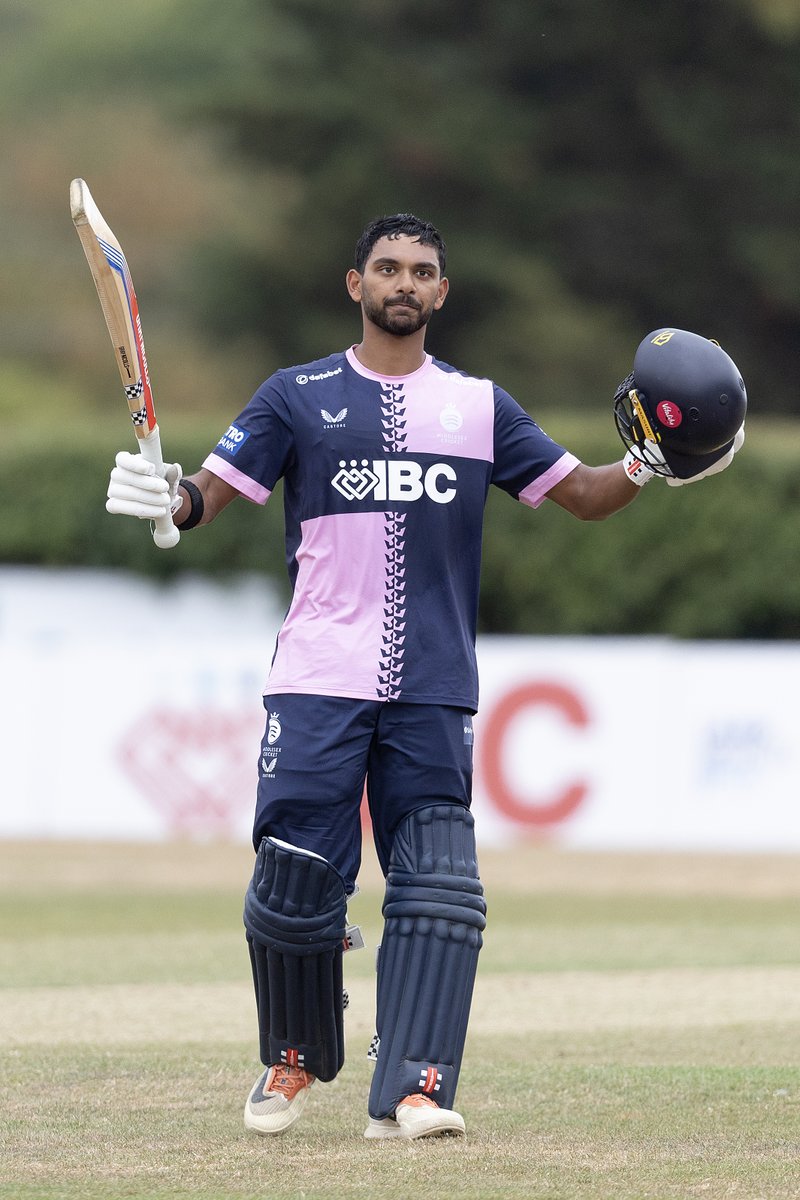 Middlesex_CCC's tweet photo. We finish our innings on 294/8...

Nathan Fernandes top scored with a magnificent 112 (130).

Time to get to work in the field 💪