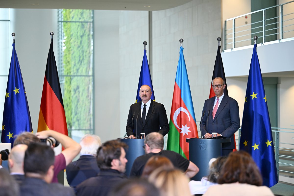 presidentaz's tweet photo. President Ilham Aliyev and Federal Chancellor Friedrich Merz made press statements.

https://t.co/Hf2RkDPHCM https://t.co/CtgH0JflTe