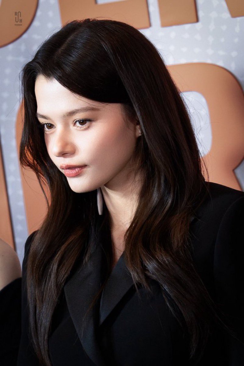 FBandChill's tweet photo. This picture of Becky 🤍

BECKY TATLERxJAI AT PARAGON
#TatlerGenT2026 #TatlerGenTxJAI 
#beckysangels #BeckyArmstrong https://t.co/XlvTKNeCTR