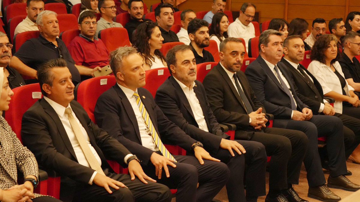 csgbrtb's tweet photo. Rehberlik ve Teftiş Başkanlığımız ile Konya Ticaret Odası iş birliğinde, iş sağlığı ve güvenliği ile işin yürütümü teftişlerine ilişkin bilgilendirme toplantısı düzenlendi. Toplantıda teftiş süreçleri ve çalışma hayatında karşılaşılan başlıca uygulamalar ele alındı. https://t.co/azgc11T0pD