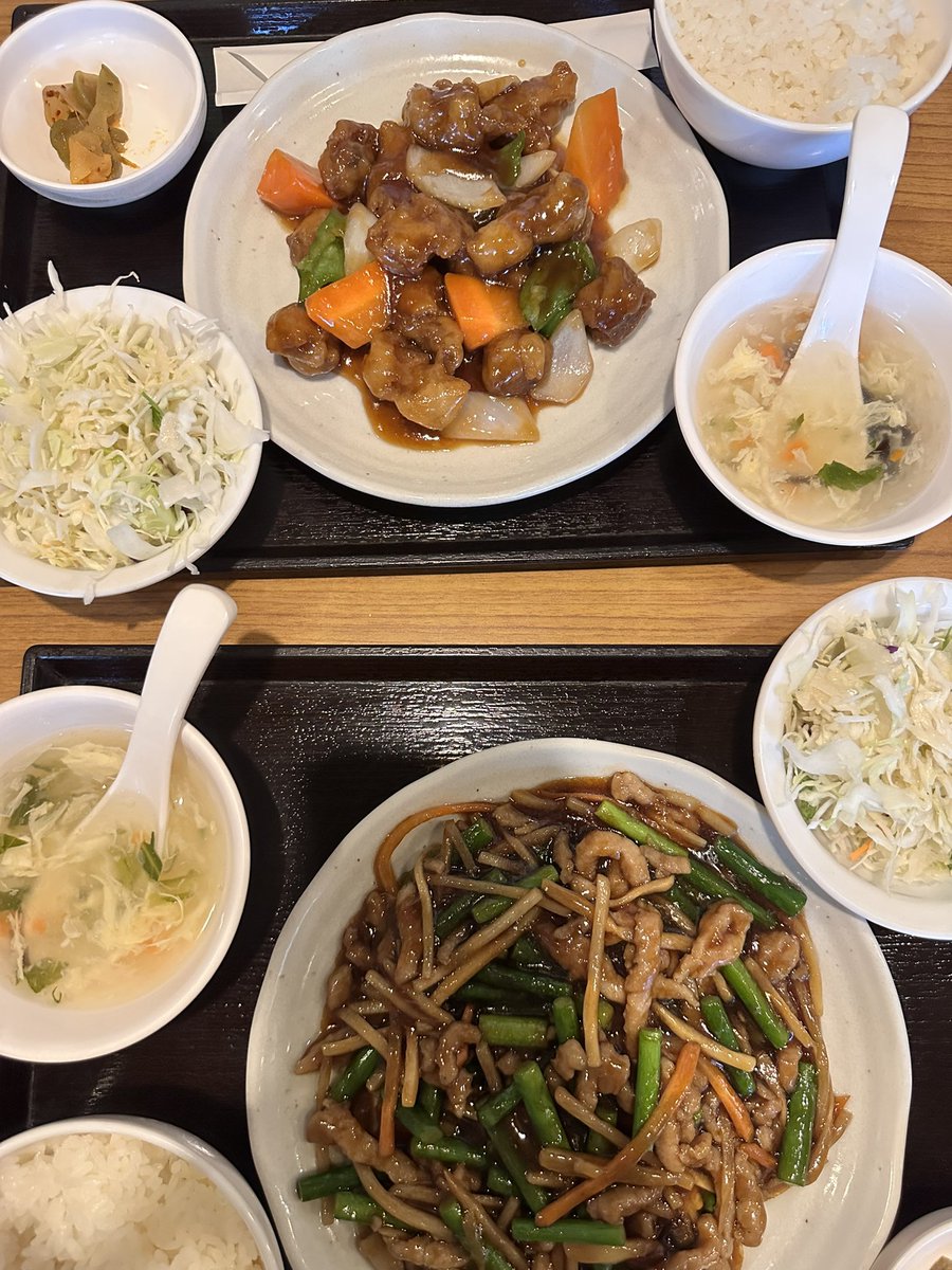 Hyper_Tsuna's tweet photo. อร่อยจริงแหละบอกเลยยยยยย คืออาหารจีนเนี้ยแหละมันก็คือฟีลไทยสุดๆ รสชาติมันแทนกันได้เว่ออออ น้องเขาสั่งหมูผัดเปรี้ยวหวานงี้ คือรสเหมือนที่ไทยแบบเป๊ะๆ ลองชิมไป 1 ชิ้นละน้ำตาจิไหล คิดถึงความแซ่บ ความเข้มข้นของอาหารไทย55555555555555 https://t.co/vloZSZiO1d