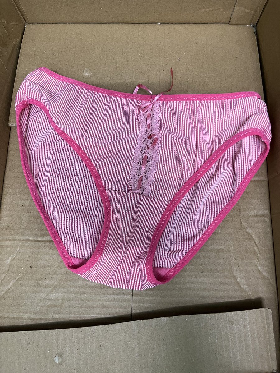FE_joke02's tweet photo. 出售🎉

輕熟女內褲📷👍
一件$200

來自一位家庭主婦
款式看起來都蠻保守的😆

價格都在連結
商品請以連結為主

https://t.co/xF7DYlDcMH https://t.co/ZlVkH8lPN7