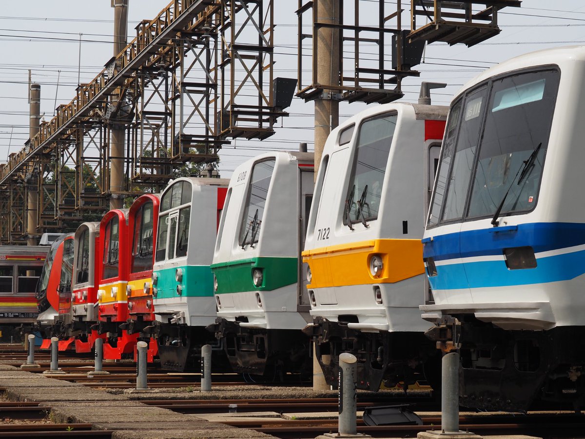 ks0110_3923d's tweet photo. Depo Depokツアー第2弾⑩

メインイベントとなる復刻車両が並ぶ撮影会

CLI-125系(EA206系)
CLI-225系(EA207系)
205系
203系
6000系
7000系
05系
8500系(JALITA)

新型車両にジャカルタの旧塗装、JR,メトロ時代の色を復刻した計10本が揃う夢のような空間です
(2026/07/18)
#DEPO_DEPOK_TOUR_EVENT https://t.co/qy0e5SehGC