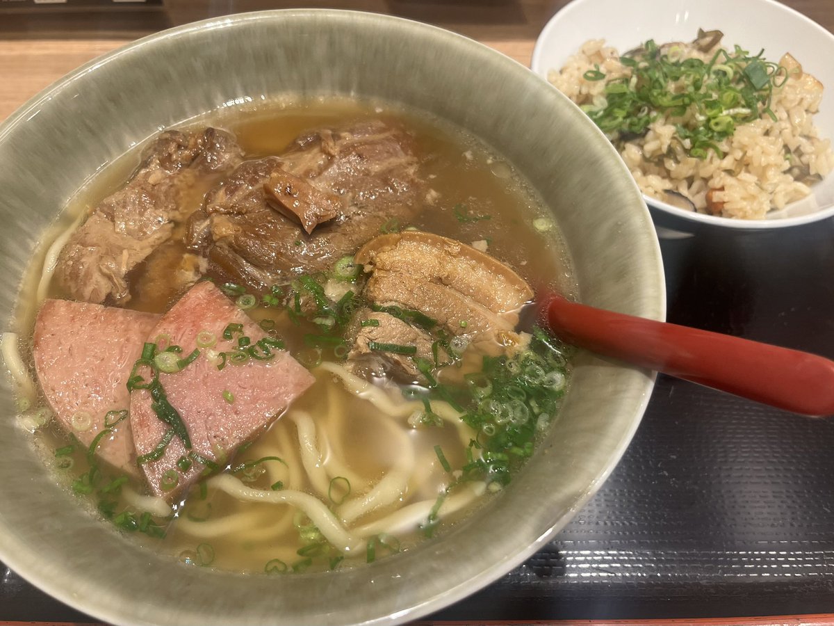 vickeco's tweet photo. 先週の旅先での心残りを 仕事帰りに有楽町にて回収。。。(脳内再生継続中…)
ｼｱﾜｾ ﾊ ｲﾂﾀﾞｯﾃ ﾜﾘｶｼ ﾁｶｸ ﾆ ｱﾙ ｡ https://t.co/oq3KWihPQo