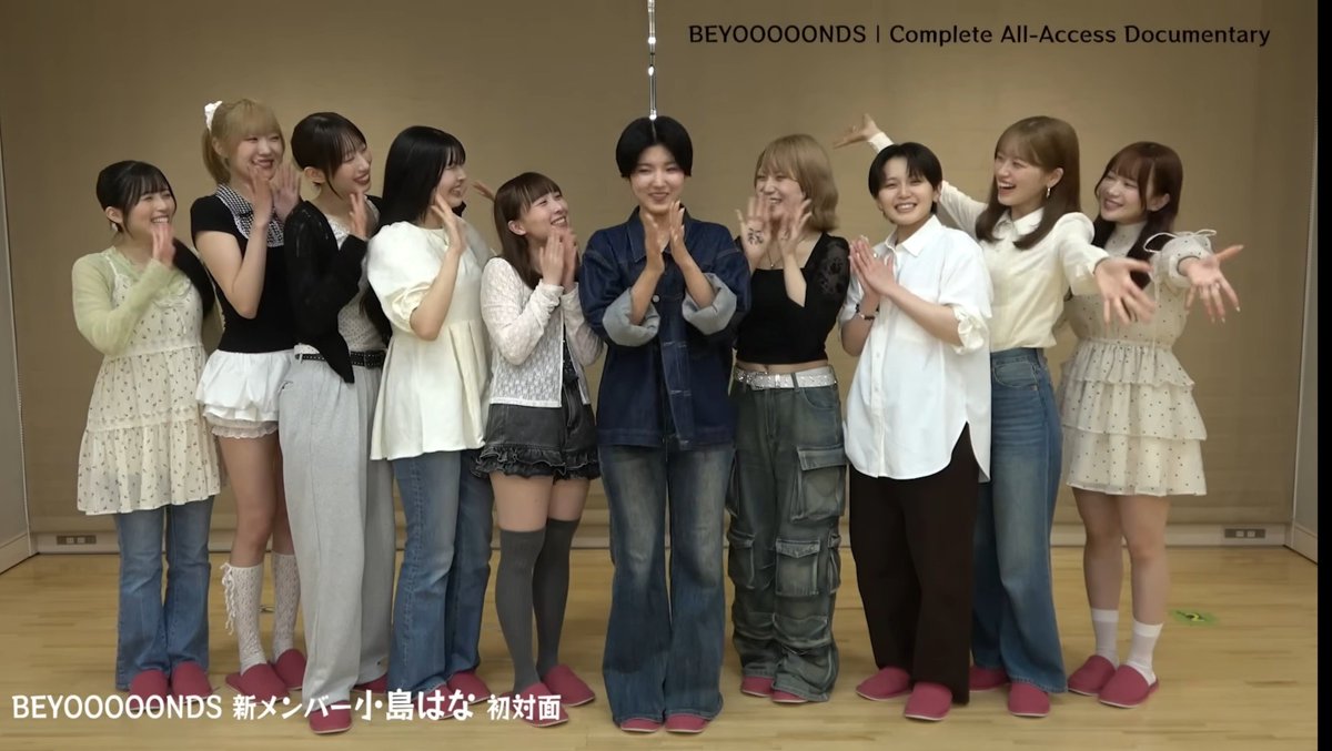gooooo2beyo10's tweet photo. こんな一斉に9ビヨ寄ってきて人見知りで逃げちゃうはなちゃん可愛すぎるし、新メンご対面、しかも皆が知ってた小島はなさんて事でとにかく大感動歓迎ビヨンズさんの絵が素敵すぎる、そしてくるみん可愛すぎるし、最後くるみんのインタビューで大号泣😭少しでもくるみんがはなまのゆなと活動出来て😭😭 https://t.co/ht3NIlGmA9