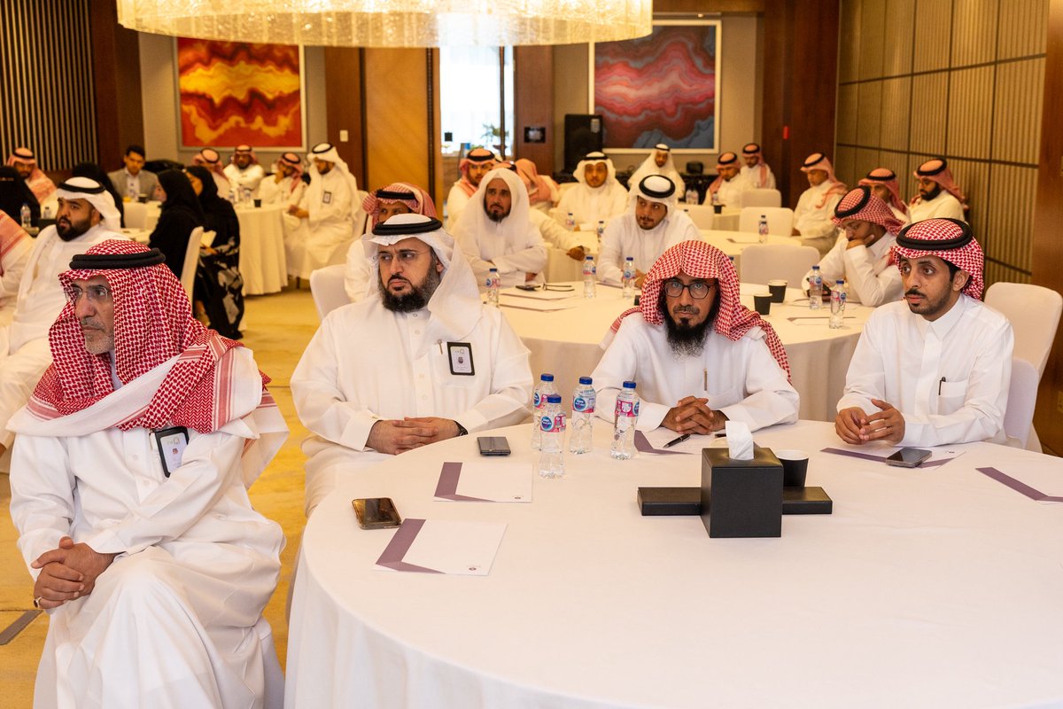 Saudi_Moia's tweet photo. بتوجيهات معالي وزير الشؤون الإسلامية الشيخ الدكتور عبداللطيف بن عبدالعزيز آل الشيخ، نفّذت الوزارة، بالتعاون مع جامعة الأمير سطام بن عبدالعزيز، ورشة عمل لكبار المسؤولين ضمن مشروع بناء استراتيجية التحول الرقمي، بهدف إعداد استراتيجية رقمية متكاملة تعزز كفاءة الأداء المؤسسي، وتواكب مستهدفات التحول الرقمي الحكومي. #وزارة_الشؤون_الإسلامية

التفاصيل⬇️
https://t.co/O5dze7Y2JI