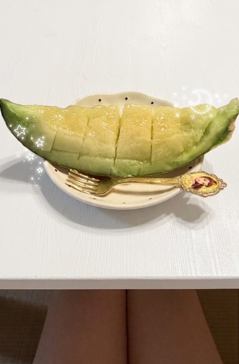 pipingo_o's tweet photo. めろんたべる🍈⟡.·*. https://t.co/do9Bs604iH