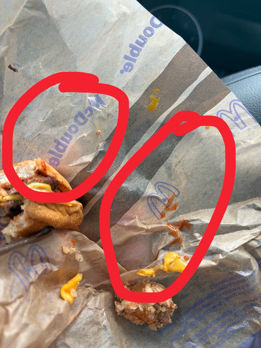 t2legare's tweet photo. @McDonaldsCanada Got a McDouble combo and got not one, but two pieces of hair in my burger. 🤮 https://t.co/RcozsNL0Ht
