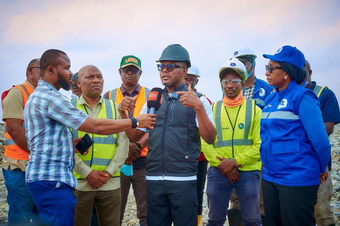 muyiwag's tweet photo. Today, I combined public engagement with field oversight.
I joined Godwin Etakibuebu, The Guru, and Kayode on Morning Digest on Lagos Talks 91.3 FM to discuss waste management reform, recycling, and the shared responsibility required to keep Lagos clean.
I also visited the Olusosun Disposal Facility to inspect the ongoing rehabilitation of Road E by our partners ZoomLion Nigeria. Improving this access road will reduce delays for compactor trucks, support safer movement within the facility, and strengthen the efficiency of waste evacuation.
A cleaner Lagos depends on sustained investment in infrastructure, better operating systems, and responsible action by government, businesses, and residents.
#CleanerLagos #LAWMA #KeepLagosClean #WasteManagement #CircularEconomy