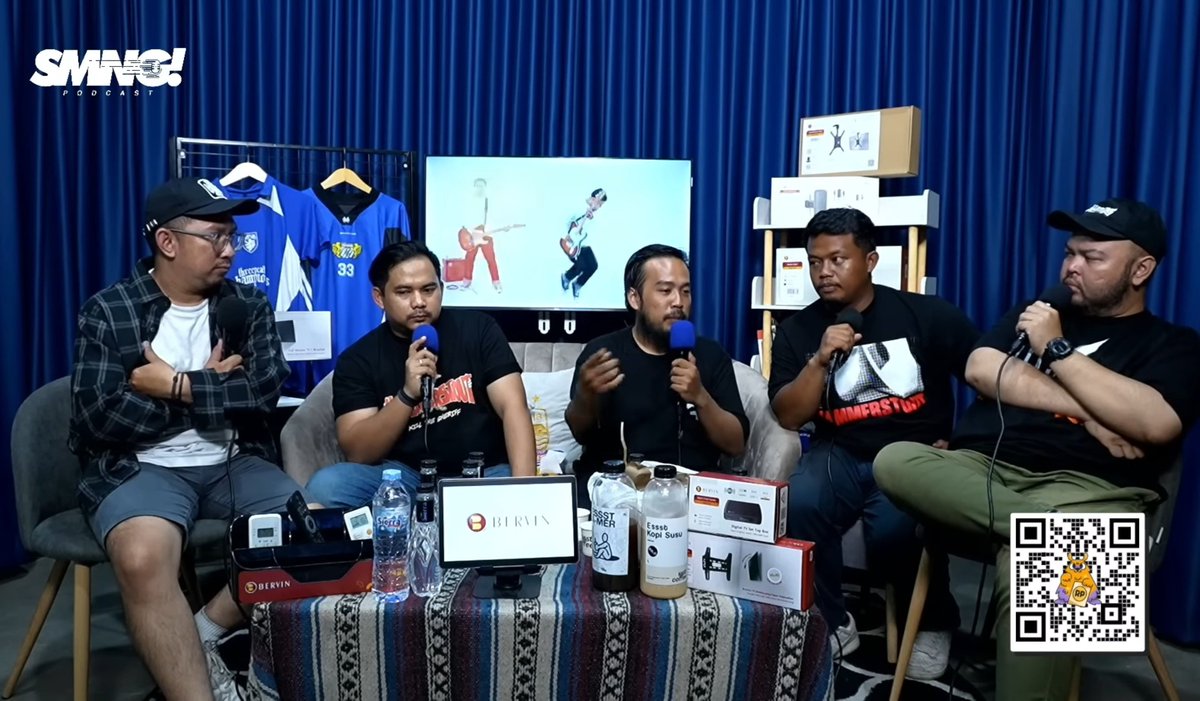 elpelahap's tweet photo. Podcast/talkshow susundaan anu bodor selain 'Simamaung Podcast', 'Belagu Podcast', jeng 'Teman Sekamar' aya deui teu nya? 

Baheula mah aya 'Nganu' Podcast na Trio Urban (Mang Wanda, Helmi, Roni). https://t.co/5M60dQXtzh