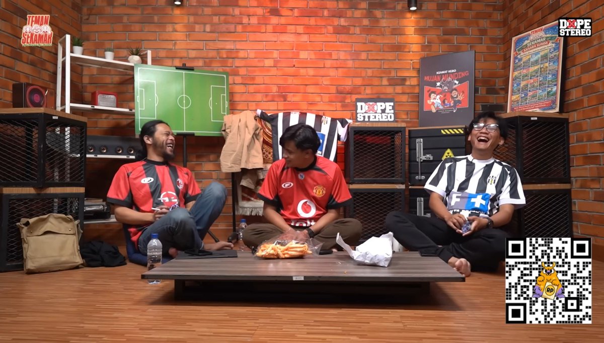 elpelahap's tweet photo. Podcast/talkshow susundaan anu bodor selain 'Simamaung Podcast', 'Belagu Podcast', jeng 'Teman Sekamar' aya deui teu nya? 

Baheula mah aya 'Nganu' Podcast na Trio Urban (Mang Wanda, Helmi, Roni). https://t.co/5M60dQXtzh