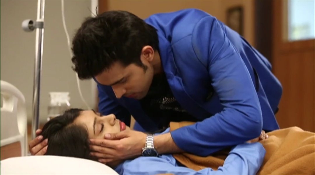 Nancyy278's tweet photo. MaNan being a benchmark!
They have portrayed scenes so beautifully that other couples fd people which to have such scenes for there fav 😌

MaNan being Iconic, legend and inspiration 🥹🤌🏻

#12YearsOfKYY #MaNan #KaisiYehYaariaan https://t.co/JhxlyOngHh