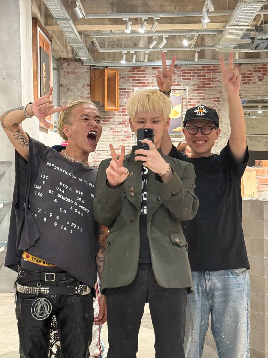 YOISHl's tweet photo. ともだち。 https://t.co/fhldkMxtBJ