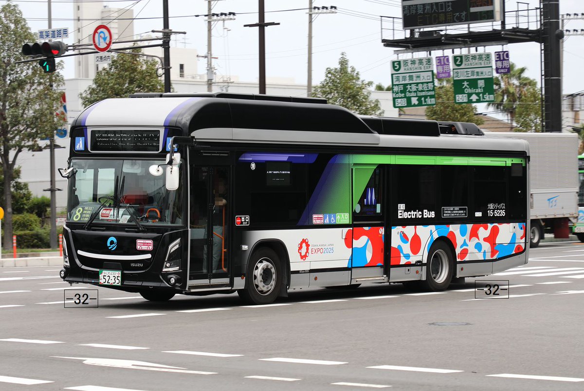 大阪シティバス Osaka City Bus なにわ230あ5235 ZAC-LV828L1 港15