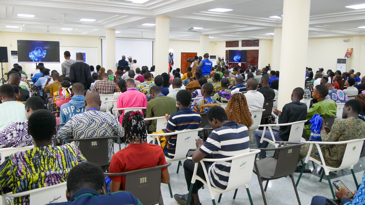 PNUDBenin's tweet photo. Lancement de la 6ᵉ édition de l'École d'Été sur l'Intelligence Artificielle #EEIA organisée par @ExcellenceBenin & @FondationVallet.
Le PNUD est fier de soutenir depuis 2021 l’École d’Été sur l’#IA, un creuset de talents et d’innovations pour la jeunesse africaine. #Tech4Good https://t.co/ZP2jJH9tAC