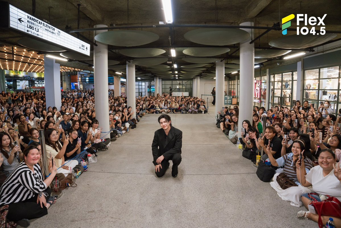 Flex_Connect's tweet photo. ขอบคุณแฟน ๆ ทุกคนที่แวะมาเติมพลัง ให้กำลังใจ และสร้างบรรยากาศสุดประทับใจในวันนี้ และขอบคุณ 𝐖𝐢𝐥𝐥𝐢𝐚𝐦 𝐉𝐚𝐤𝐫𝐚𝐩𝐚𝐭𝐫 ที่พาซิงเกิล "จำได้ว่าลืม (Flashback)" มานั่งพูดคุยในรายการ Flex Talk ที่ถ่ายทอดทุกความรู้สึกและเบื้องหลังเพลงนี้อย่างตั้งใจ สมเป็นบทเพลงของคนที่คิดว่าลืมได้แล้ว แต่จริง ๆ ไม่เคยลืมเลยจริง ๆ

🎧 ใครที่ยังตกอยู่ในบรรยากาศเดิม ๆ หรือพ่ายแพ้ให้กับความทรงจำ อย่าลืมไปฟังเพลง "จำได้ว่าลืม (Flashback)" ได้แล้วทุกช่องทาง Streaming และชม Music Video ทาง YouTube : RISER MUSIC ได้เลยนะคะ

📌ดูรายการ Flex Talk ย้อนหลังได้ทาง YouTube : FlexConnect
https://t.co/illyrK98VN

@Williamjkp1 @LYKNofficial @RiserMusic 
.
#Flex1045xWilliamjkp_Flashback
#FlashbackWilliamjkp
#Williamjkp #LYKN #RISERMUSIC
#FlexTalk #FlexConnect #Flex1045