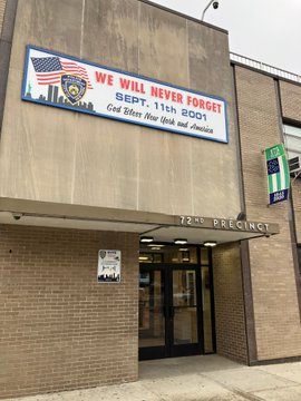 NYPD72Pct's tweet photo. If you're buying/selling items, the NYPD encourages you use one of our "E-Commerce Exchange Zones" at every Precinct, Transit District, &amp; PSA.  These areas are well lit &amp; have 24-hour surveillance.  You do not have to come inside &amp; there is no need to make an appointment https://t.co/5EskzOrqnZ