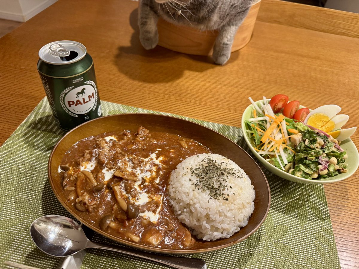 ndTu67XYaawnA2U's tweet photo. ハッシュドビーフと猫達
Hashed Beef with Rice & Cats
#スコティッシュフォールド #ハッシュドビーフ #顔平たい族
#scottishfold #hashedbeefwithrice https://t.co/M6mukQKnnI