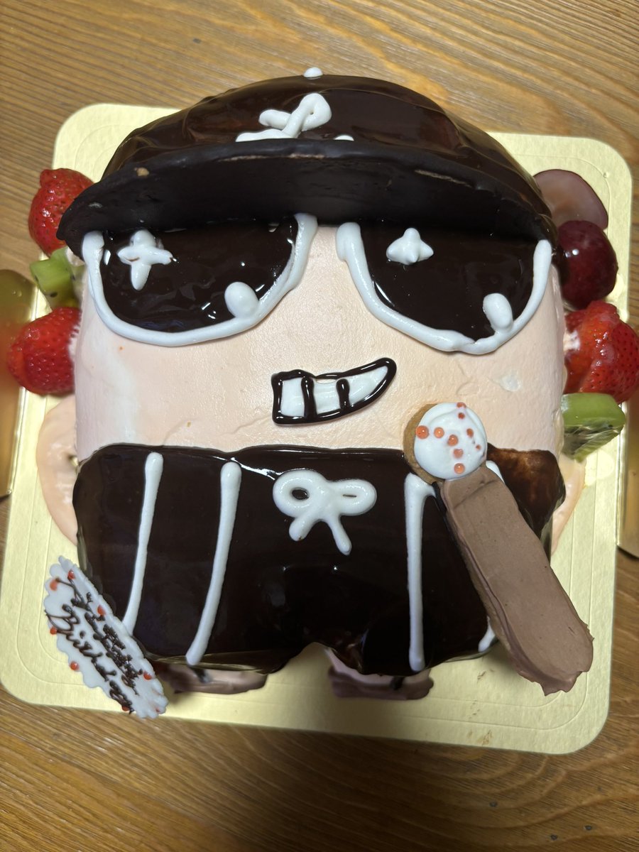 io_STARGLOW's tweet photo. 今日誕生日でした！！
ケーキをBE:FIRSTのLEOくんのキャラクターDabbyの立体を頼みました！
もう想像以上に似てて可愛くてもうめっちゃ嬉しかった！残酷だったけど。。。
本人に届いて欲しいと思いつつ、、、。
@BEFIRSTofficial @BMSG_official 
#BEFIRST #LEO https://t.co/rNiiwLAtuc