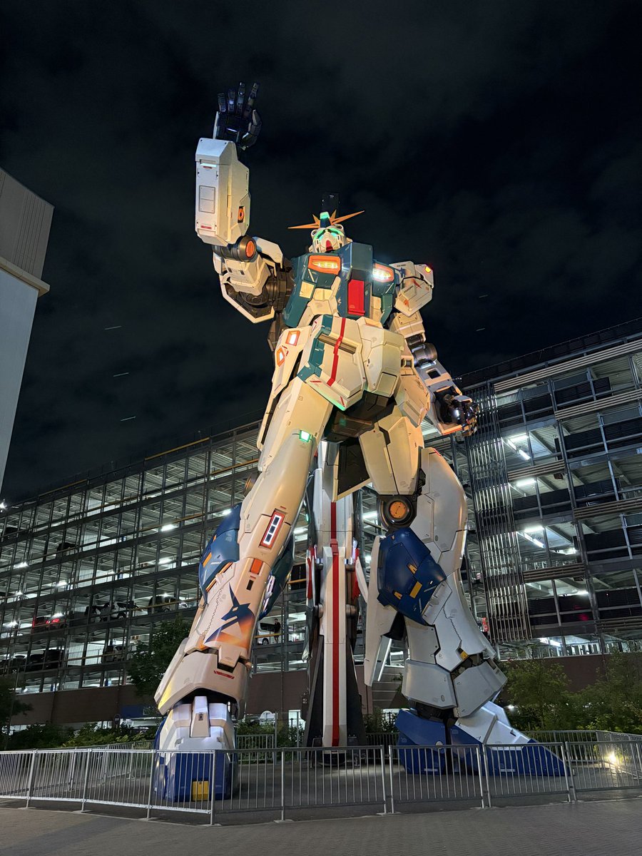 howling8686's tweet photo. ららぽぉぉぉ！！！

初めて夜に行ったけど
ライトアップされたら更にカッコイイとは知らんかった！！！

ちょうど動く時間に居合わせたのラッキーだったな🥳 https://t.co/pZa50G48Qk
