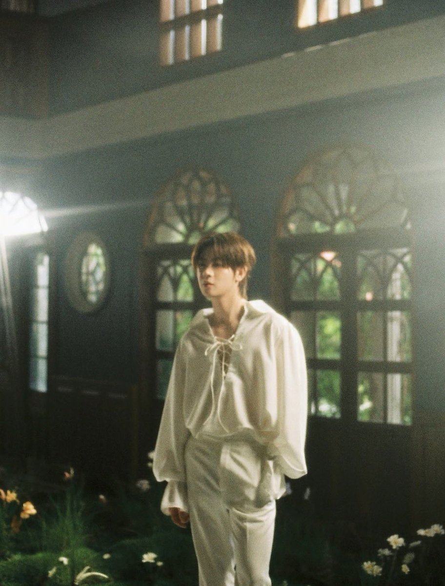 1augx5oct's tweet photo. พระเจ้า สองรูปนี้เหมือนไม่มีอยู่จริง ล่องลอยไร้มลทิน 🥹🥹🥹🥹

FIRSTONE X LULA
#ไม่อยู่ในชีวิตแต่อยู่ในหัวใจByFirstOne https://t.co/KssQbXenFe