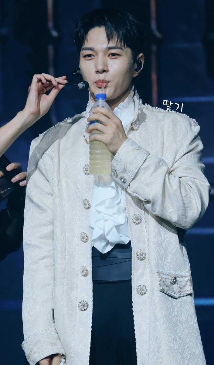 ting_lan87408's tweet photo. 260719 KIM MYUNG SOO
FAN-CON <UNCHANGED> in TAIPEI
#인피니트 #엘 #명수 #김명수 https://t.co/0iUyVMTHIJ