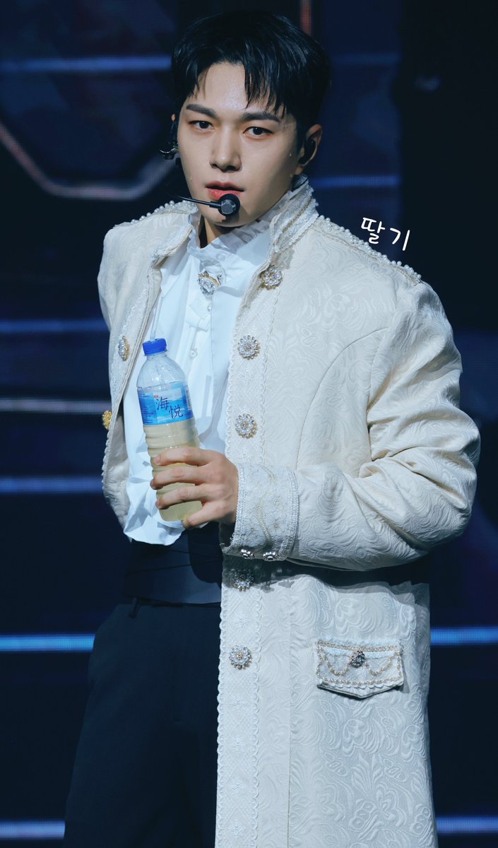 ting_lan87408's tweet photo. 260719 KIM MYUNG SOO
FAN-CON <UNCHANGED> in TAIPEI
#인피니트 #엘 #명수 #김명수 https://t.co/0iUyVMTHIJ