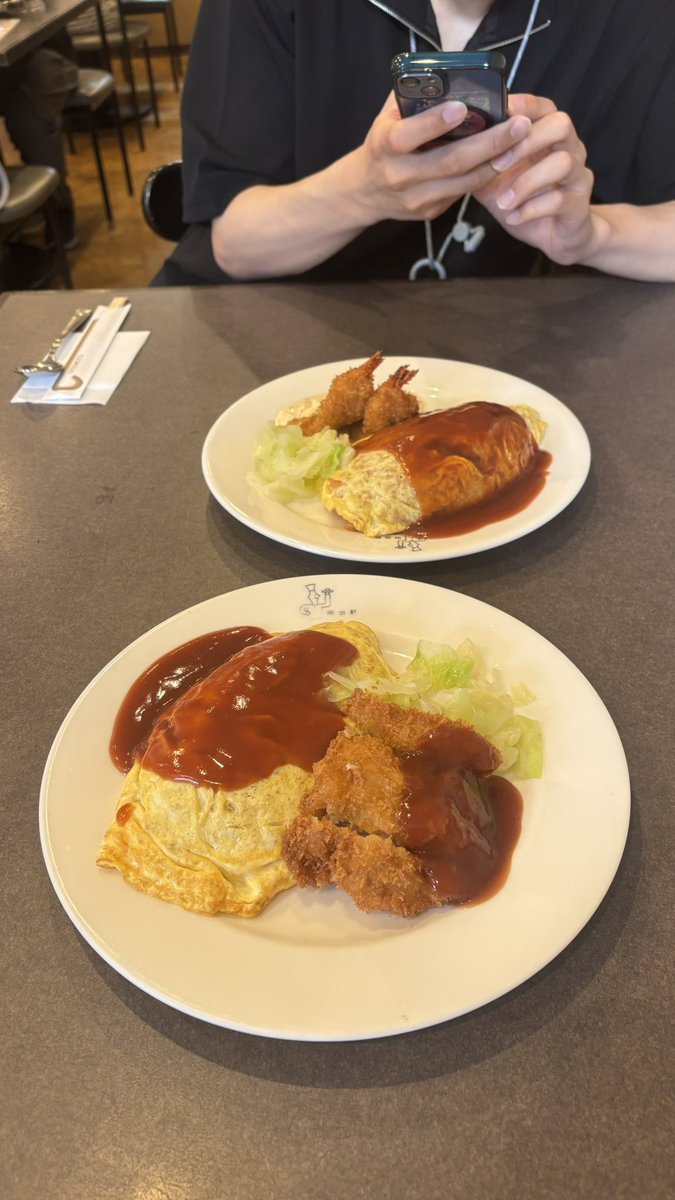 tosunyi360's tweet photo. @mr_geographyman @kinki__H 
2人のイケメンと3人で大阪で楽しかったな〜
今度とトスン大阪行ったらまた遊ぼうぜ〜
ありがとう🫶俺のベストフレンドの2人 https://t.co/73CNhIh5b4