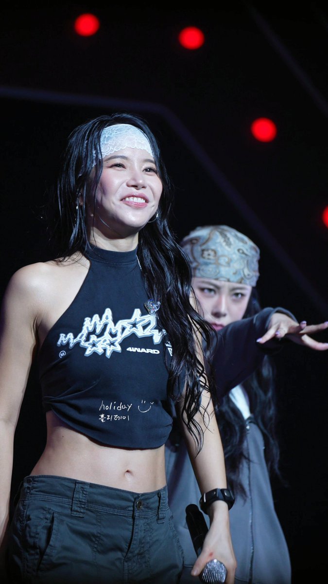 tse_holiday's tweet photo. 2026.07.19 MAMAMOO 4WARD WORLD TOUR IN MACAU DAY2
휜아 뭐행?
#MAMAMOO #MAMAMOOSOLAR
#SOLAR #마마무 #마마무솔라 #김용선 #솔라 #용용하면죽겠지 #yongyongdie https://t.co/DCaPetU0jU