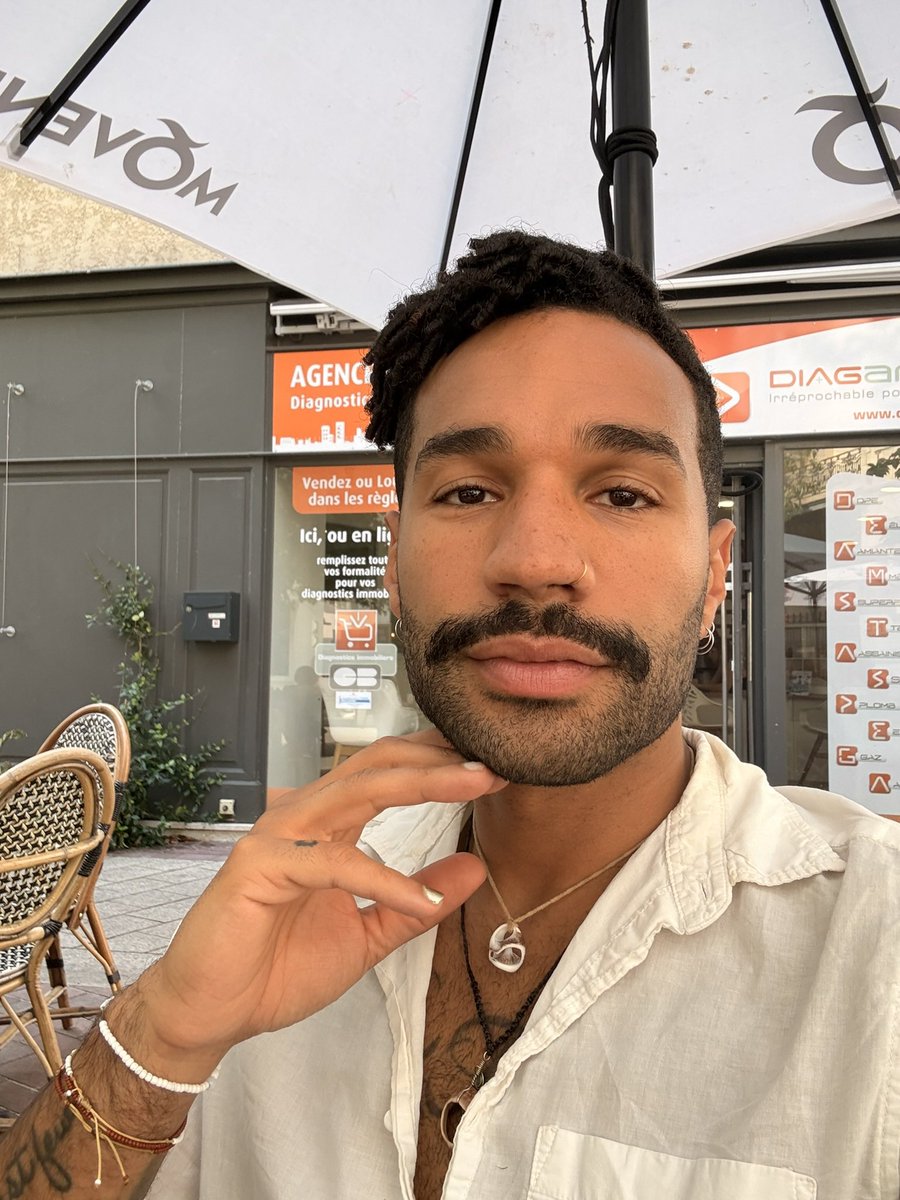bootybenderxx's tweet photo. Might keep the stache https://t.co/i3hY1uzySv