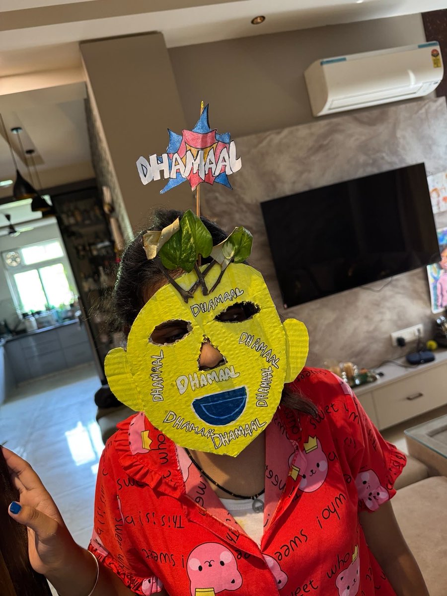 ra_jaone's tweet photo. @AshishChowdhry My daughter js your biggest fan and she wishes you a Very happy birthday. Please accept her wishes she is big fam of boman and also wishes to see you again in future in dhamal.
Rabhya Mukherji https://t.co/m65ceuUGe2