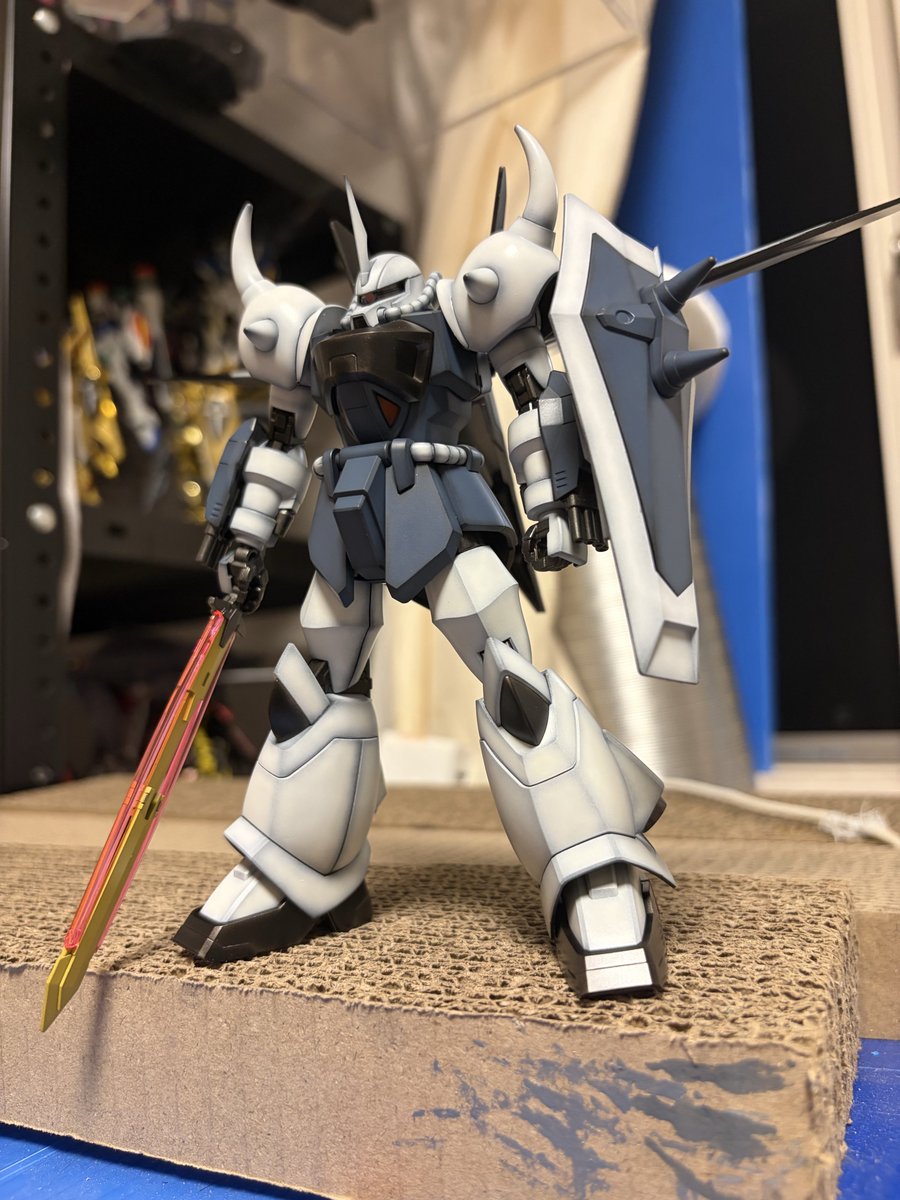 noname_knc's tweet photo. グフイグナイテッドイザーク機塗装まで終わりました☺️

今回も黒立ち上げのグラデーション塗装です❗️

あとはスミ入れとトップコートして完成予定✨

#ガンプラ https://t.co/PTcRvjaku4
