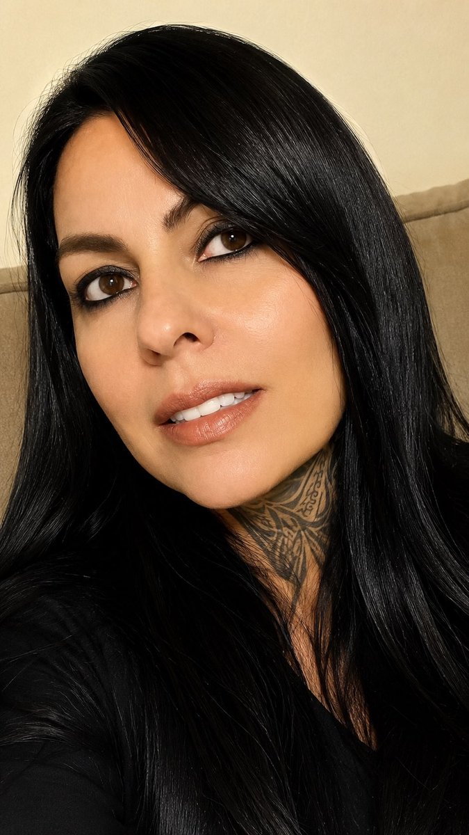 cheilamello's tweet photo. Dessa vez to com sangue no olho 😂🥰 https://t.co/9wI84ATiFX