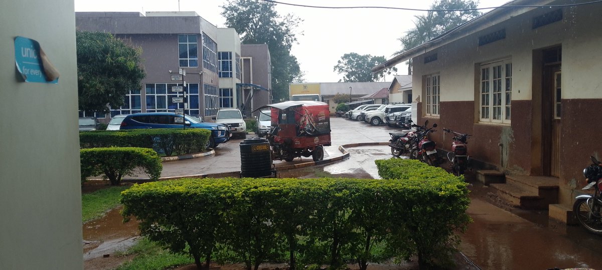 grobie14's tweet photo. Congestion at its peak Hoima RrH https://t.co/hy5Qz2zYxT