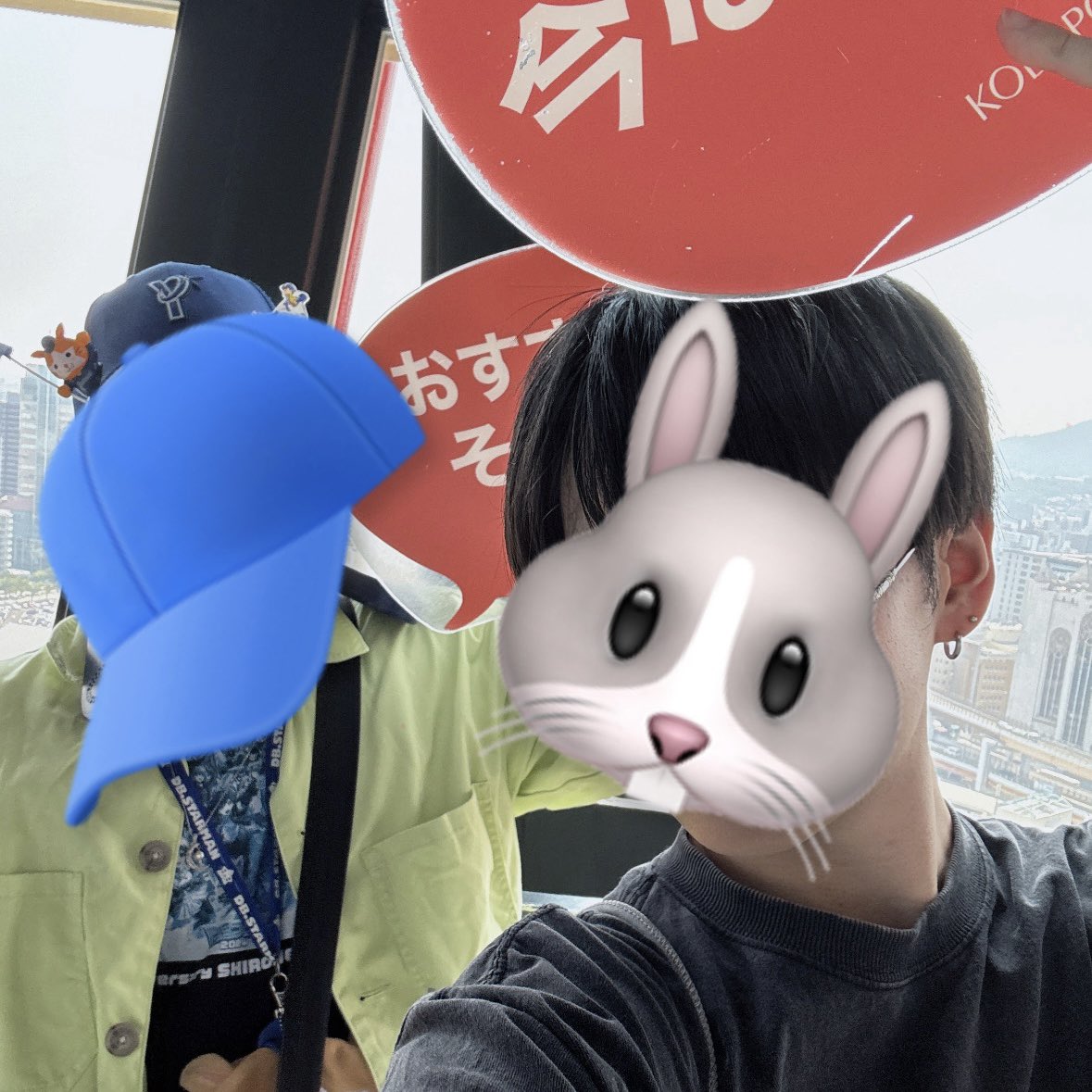 shokang8's tweet photo. あおぼうしガチで青い帽子被ってて横転した

しかもなんか白猫の服着てるし、、 https://t.co/Wmqa3VGdhb
