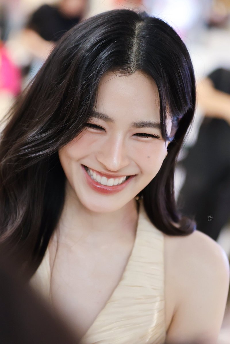 TTaeny09's tweet photo. แพ้ตายิ้ม🫠 

LINGORM X SCOTCH THAILAND
#ScotchXLinglingWithOrm  
#linglingkwong #หลิงหลิงคอง https://t.co/cwlIaTxe7y