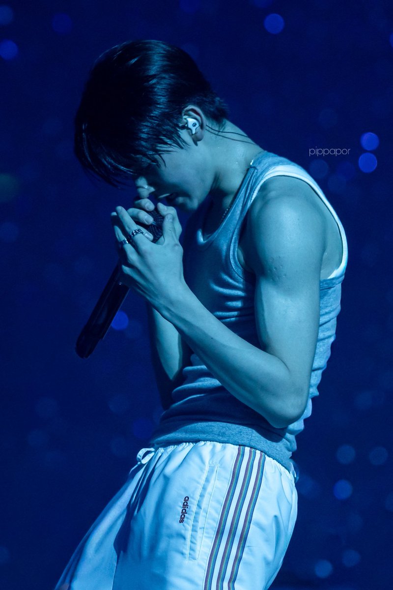skycortis's tweet photo. GUE AMPE LIAT NIH FOTO BERULANG KALI BUAT MASTIIN INI SEONGHYEON ATAU BUKAN ANJIR PLS BALIKIN MODE 17 TAHUN DIA 😭😭😭😭😭😭 https://t.co/v0H2y0RsUg