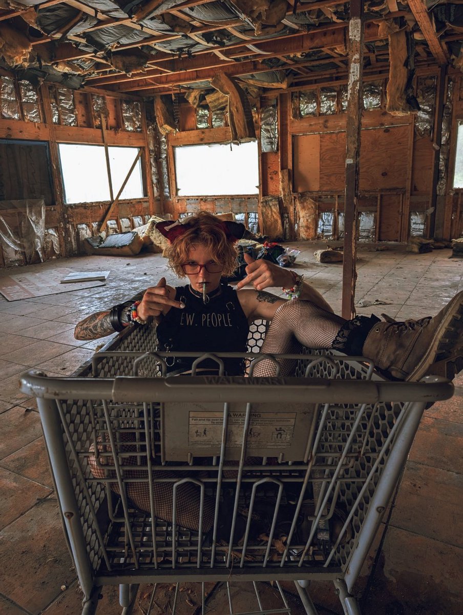 Im_Awkward_tm's tweet photo. Would you add to cart? 🛒

Photos: @LegionOfLambeth https://t.co/x1o8rpX4kV