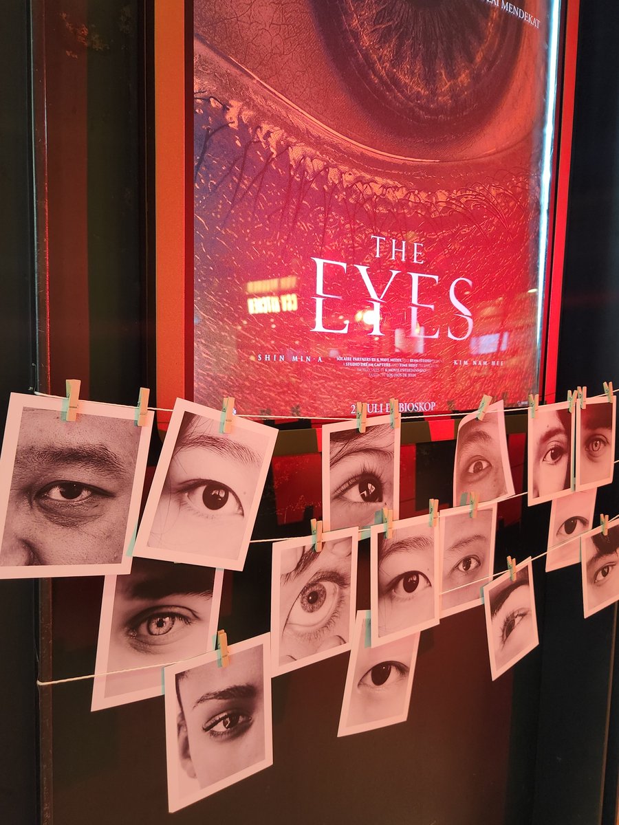 TheDramaKorea's tweet photo. Kelar nonton THE EYES, film barunya Shin Min A sama Kim Nam Hee. ASELI DAH ini jadi salah satu thriller seru yang sokor pernah bikin. Dari menit pertama sampe ending, beneran se-intens itu!

Setannya mah kagak adaa, tapi kelakuan manusianya yang kayak setan 🤬 wajib cobain! https://t.co/i79OhPZwRZ