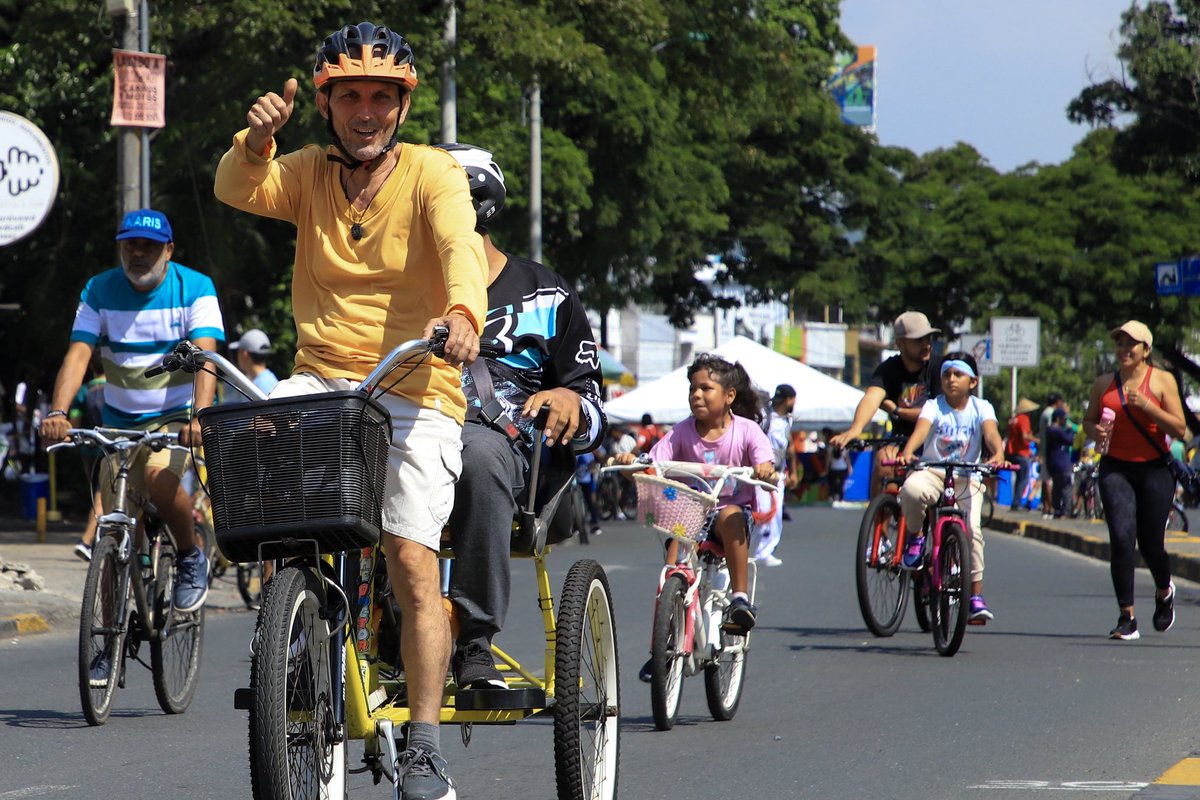 AlcaldiaDeCali's tweet photo. 🚴 Ampliamos la ciclovía más de 20 km, y por primera vez llegó también a la ladera. Ahora la #Comuna20 cuenta con un nuevo tramo para que sus habitantes se muevan, se ejerciten y disfruten su territorio. https://t.co/OfD3Ol8u7H