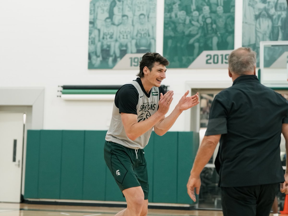 MSU_Basketball's tweet photo. New week to work https://t.co/EOngq3Fuaa